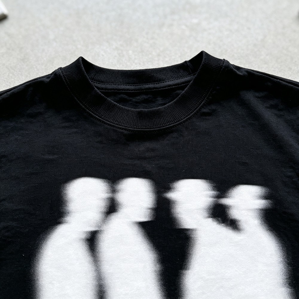 Blurry Silhouette Street Vibe  - Street Fashion Vibes recensie en prijs